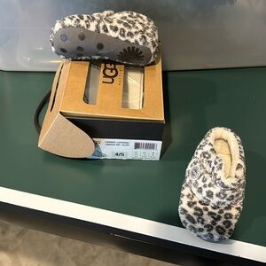 Crib shoes. Uggs